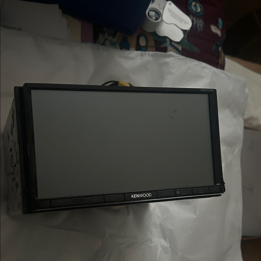 Kenwood GPS Navigation System - Silver - Picture 5 of 12
